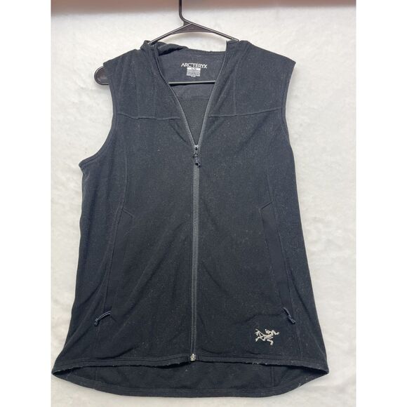 Arc'teryx Jackets & Blazers - ARC'TERYX Womens hooded black vest size Large